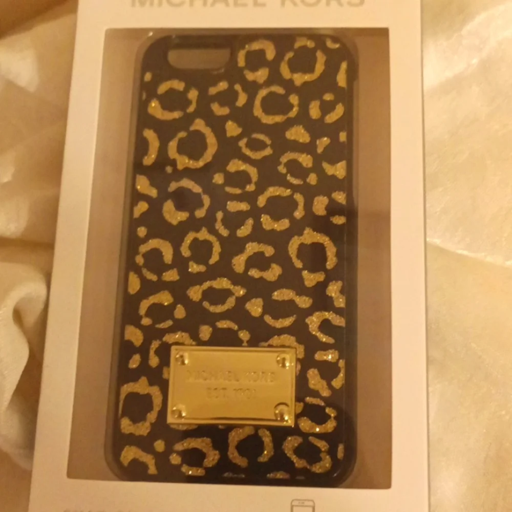 Michael Kors iPhone 6 gold black snap on case animal print style